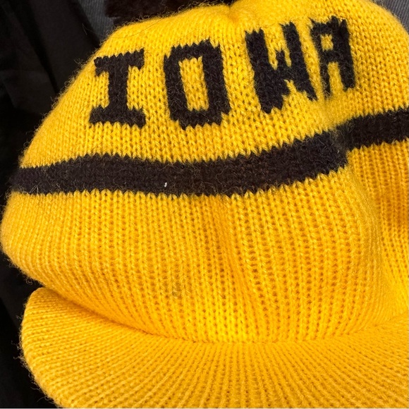 Vintage Iowa Hawkeyes tam beanie hat with Pom Pom and brim - Picture 3 of 4